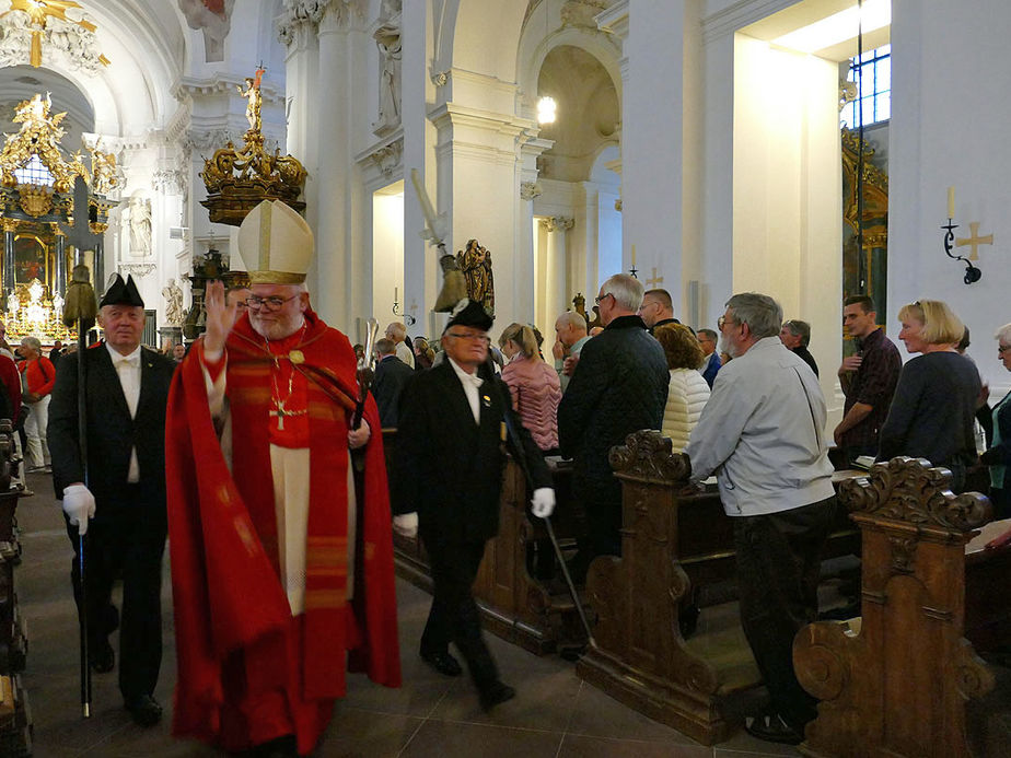 Abschlussvesper der Bischofskonferenz mit Austeilung des Bonifatiussegens (Foto: Karl-Franz Thiede)